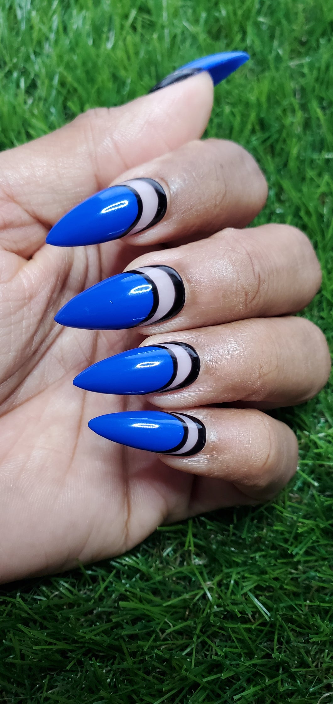 Reverse French Tip (Blue)